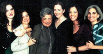 Barbara Fremont with her daughters and granddaughters